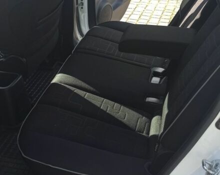 Білий Кіа Венга, об'ємом двигуна 1.4 л та пробігом 249 тис. км за 5000 $, фото 7 на Automoto.ua