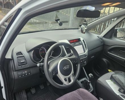 Білий Кіа Венга, об'ємом двигуна 1.4 л та пробігом 114 тис. км за 10800 $, фото 4 на Automoto.ua