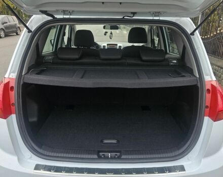 Білий Кіа Венга, об'ємом двигуна 1.4 л та пробігом 114 тис. км за 10800 $, фото 7 на Automoto.ua