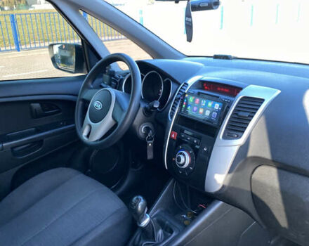 Белый Киа Венга, объемом двигателя 1.4 л и пробегом 217 тыс. км за 5700 $, фото 24 на Automoto.ua