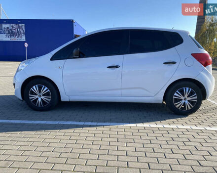 Белый Киа Венга, объемом двигателя 1.4 л и пробегом 217 тыс. км за 5700 $, фото 16 на Automoto.ua