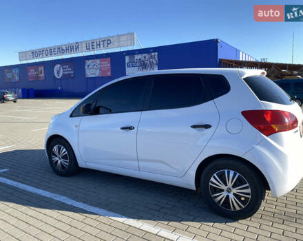 Белый Киа Венга, объемом двигателя 1.4 л и пробегом 217 тыс. км за 5700 $, фото 4 на Automoto.ua