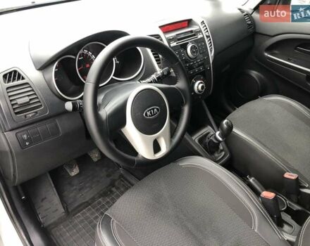 Білий Кіа Венга, об'ємом двигуна 1.4 л та пробігом 175 тис. км за 6300 $, фото 25 на Automoto.ua