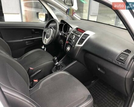 Білий Кіа Венга, об'ємом двигуна 1.4 л та пробігом 175 тис. км за 6300 $, фото 33 на Automoto.ua