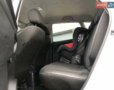 Білий Кіа Венга, об'ємом двигуна 1.4 л та пробігом 175 тис. км за 6300 $, фото 27 на Automoto.ua