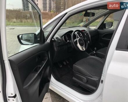 Білий Кіа Венга, об'ємом двигуна 1.4 л та пробігом 175 тис. км за 6300 $, фото 22 на Automoto.ua