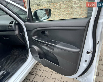 Білий Кіа Венга, об'ємом двигуна 1.4 л та пробігом 176 тис. км за 5400 $, фото 33 на Automoto.ua