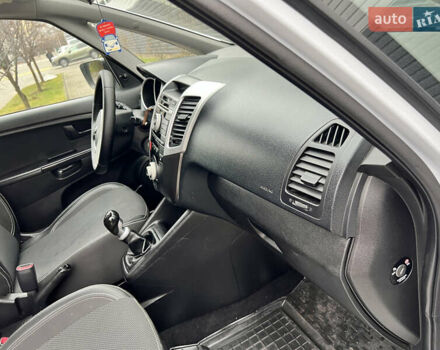 Білий Кіа Венга, об'ємом двигуна 1.4 л та пробігом 176 тис. км за 5400 $, фото 30 на Automoto.ua