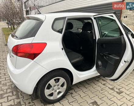 Білий Кіа Венга, об'ємом двигуна 1.4 л та пробігом 176 тис. км за 5400 $, фото 38 на Automoto.ua