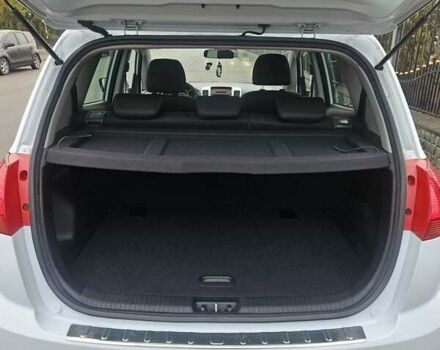 Белый Киа Венга, объемом двигателя 1.4 л и пробегом 114 тыс. км за 10800 $, фото 10 на Automoto.ua