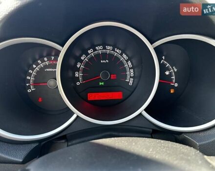 Черный Киа Венга, объемом двигателя 1.6 л и пробегом 199 тыс. км за 6690 $, фото 1 на Automoto.ua