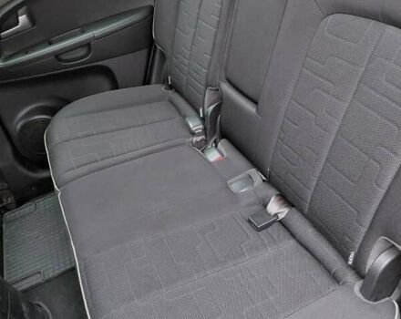 Красный Киа Венга, объемом двигателя 1.59 л и пробегом 108 тыс. км за 7700 $, фото 27 на Automoto.ua