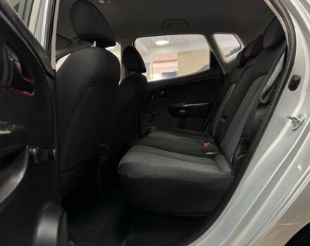 Серый Киа Венга, объемом двигателя 1.4 л и пробегом 139 тыс. км за 5900 $, фото 8 на Automoto.ua