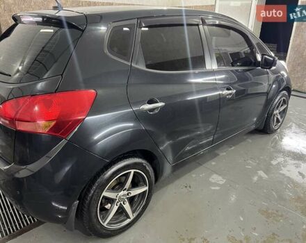 Серый Киа Венга, объемом двигателя 1.59 л и пробегом 209 тыс. км за 7800 $, фото 2 на Automoto.ua