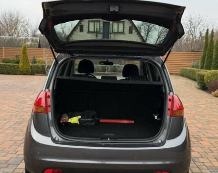 Сірий Кіа Венга, об'ємом двигуна 1.4 л та пробігом 157 тис. км за 6900 $, фото 26 на Automoto.ua