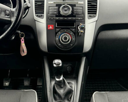 Сірий Кіа Венга, об'ємом двигуна 1.4 л та пробігом 157 тис. км за 6900 $, фото 31 на Automoto.ua