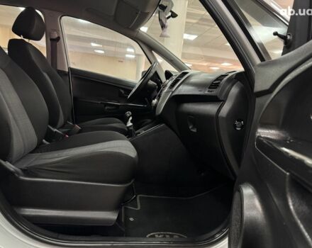 Сірий Кіа Венга, об'ємом двигуна 0 л та пробігом 139 тис. км за 5900 $, фото 8 на Automoto.ua