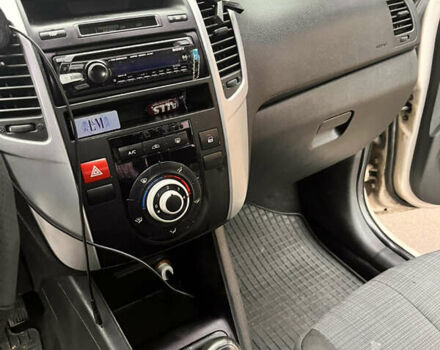 Серый Киа Венга, объемом двигателя 1.4 л и пробегом 314 тыс. км за 6400 $, фото 14 на Automoto.ua