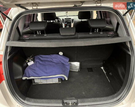 Серый Киа Венга, объемом двигателя 1.4 л и пробегом 314 тыс. км за 6400 $, фото 8 на Automoto.ua