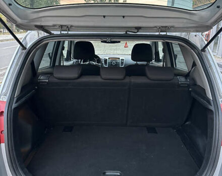 Серый Киа Венга, объемом двигателя 1.4 л и пробегом 161 тыс. км за 5800 $, фото 15 на Automoto.ua