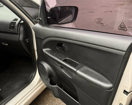 Серый Киа Венга, объемом двигателя 1.4 л и пробегом 314 тыс. км за 6400 $, фото 9 на Automoto.ua