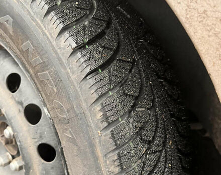 Серый Киа Венга, объемом двигателя 1.4 л и пробегом 314 тыс. км за 6400 $, фото 4 на Automoto.ua