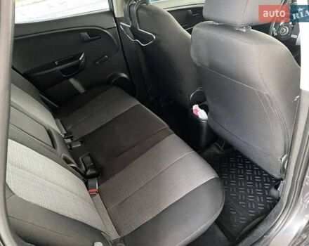 Сірий Кіа Венга, об'ємом двигуна 1.4 л та пробігом 132 тис. км за 8300 $, фото 24 на Automoto.ua