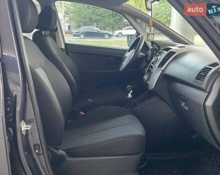 Сірий Кіа Венга, об'ємом двигуна 1.4 л та пробігом 132 тис. км за 8300 $, фото 25 на Automoto.ua