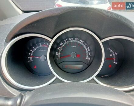 Сірий Кіа Венга, об'ємом двигуна 1.6 л та пробігом 115 тис. км за 8000 $, фото 6 на Automoto.ua