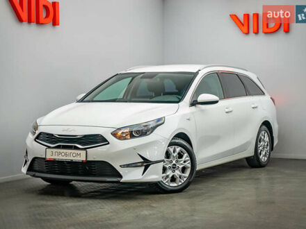 Белый Киа Ceed SW, объемом двигателя 1.6 л и пробегом 40 тыс. км за 17945 $, фото 1 на Automoto.ua