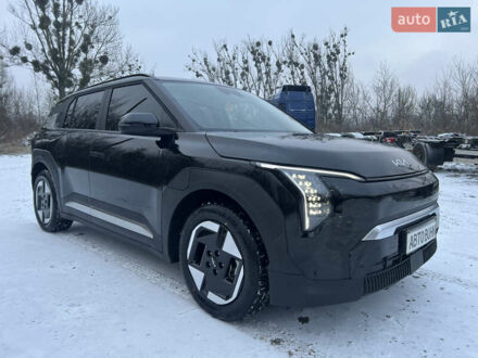 Черный Киа EV3, объемом двигателя 0 л и пробегом 13 тыс. км за 38500 $, фото 1 на Automoto.ua