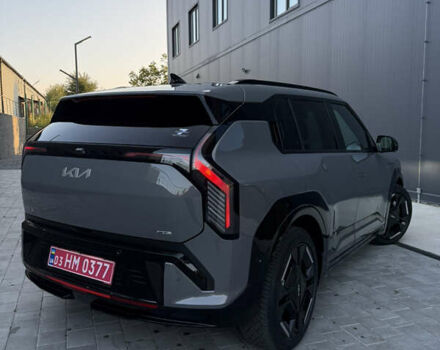 Серый Киа EV3, объемом двигателя 0 л и пробегом 7 тыс. км за 39000 $, фото 4 на Automoto.ua
