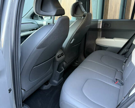 Серый Киа EV3, объемом двигателя 0 л и пробегом 7 тыс. км за 39000 $, фото 12 на Automoto.ua