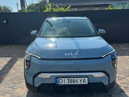 Синий Киа EV3, объемом двигателя 0 л и пробегом 37 тыс. км за 30500 $, фото 1 на Automoto.ua