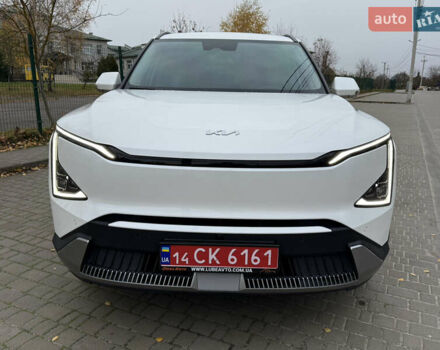 Белый Киа EV5, объемом двигателя 0 л и пробегом 28 тыс. км за 24999 $, фото 16 на Automoto.ua