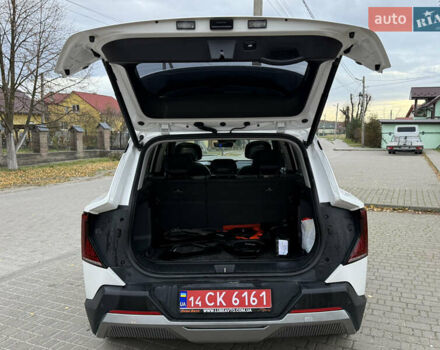 Белый Киа EV5, объемом двигателя 0 л и пробегом 28 тыс. км за 24999 $, фото 50 на Automoto.ua