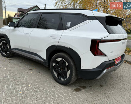 Белый Киа EV5, объемом двигателя 0 л и пробегом 28 тыс. км за 24999 $, фото 14 на Automoto.ua