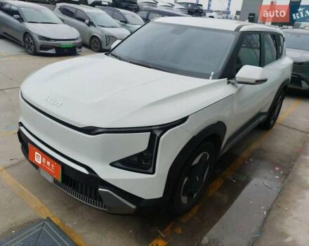 Белый Киа EV5, объемом двигателя 0 л и пробегом 20 тыс. км за 23500 $, фото 1 на Automoto.ua