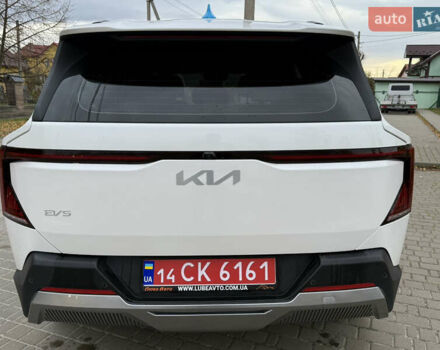 Белый Киа EV5, объемом двигателя 0 л и пробегом 28 тыс. км за 24999 $, фото 26 на Automoto.ua