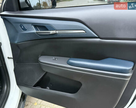 Белый Киа EV5, объемом двигателя 0 л и пробегом 28 тыс. км за 24999 $, фото 51 на Automoto.ua