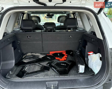 Белый Киа EV5, объемом двигателя 0 л и пробегом 28 тыс. км за 24999 $, фото 45 на Automoto.ua