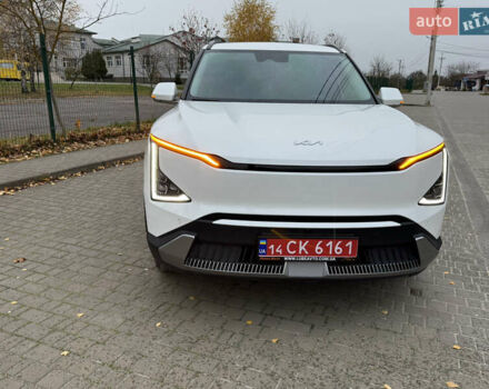 Белый Киа EV5, объемом двигателя 0 л и пробегом 28 тыс. км за 24999 $, фото 4 на Automoto.ua