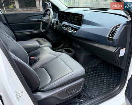 Белый Киа EV5, объемом двигателя 0 л и пробегом 28 тыс. км за 24999 $, фото 46 на Automoto.ua