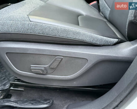 Белый Киа EV5, объемом двигателя 0 л и пробегом 28 тыс. км за 24999 $, фото 36 на Automoto.ua