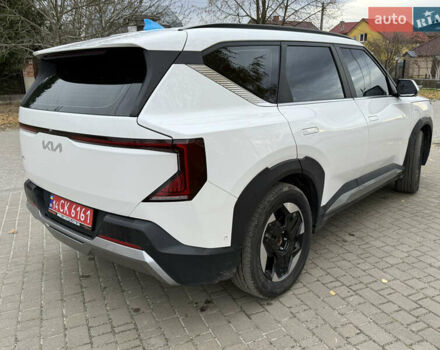 Белый Киа EV5, объемом двигателя 0 л и пробегом 28 тыс. км за 24999 $, фото 24 на Automoto.ua
