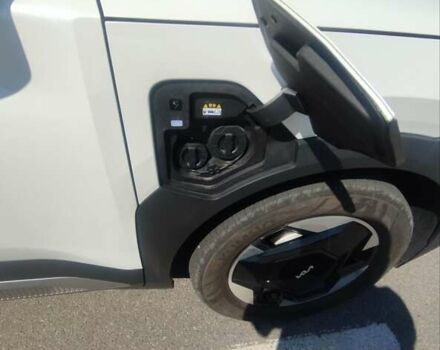 Кіа EV5 2024 у Дніпро (Дніпропетровську) на Automoto.ua Білий Кіа EV5, об'ємом двигуна 0 л та пробігом 4 тис. км за 32300 $, фото 18 на Automoto.ua
