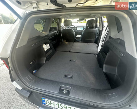 Білий Кіа EV5, об'ємом двигуна 0 л та пробігом 5 тис. км за 31900 $, фото 28 на Automoto.ua