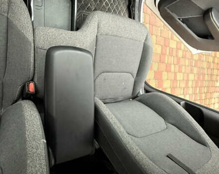 Белый Киа EV5, объемом двигателя 0 л и пробегом 19 тыс. км за 27000 $, фото 31 на Automoto.ua