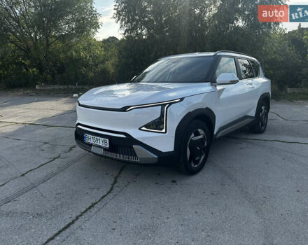 Білий Кіа EV5, об'ємом двигуна 0 л та пробігом 5 тис. км за 31900 $, фото 3 на Automoto.ua