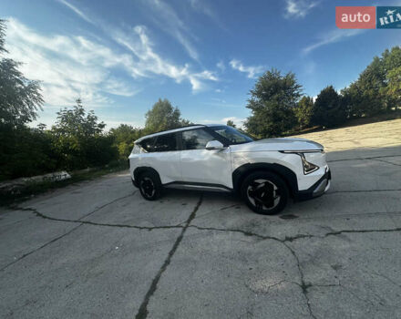 Білий Кіа EV5, об'ємом двигуна 0 л та пробігом 5 тис. км за 31900 $, фото 12 на Automoto.ua